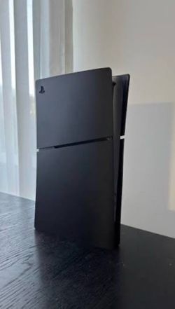 Black ps5 slim