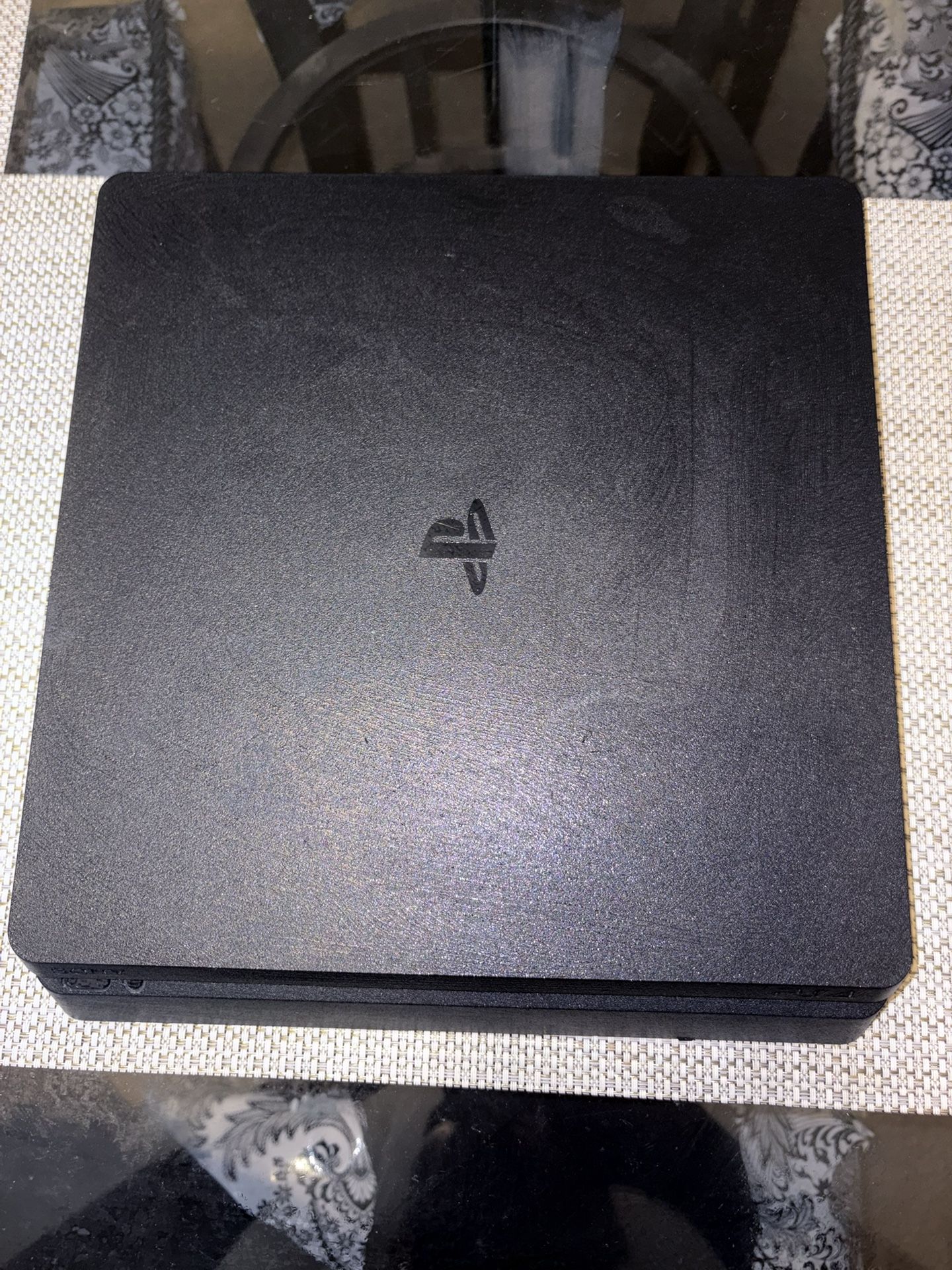 PLAYSTATION 4 ( No PS4 Controller)