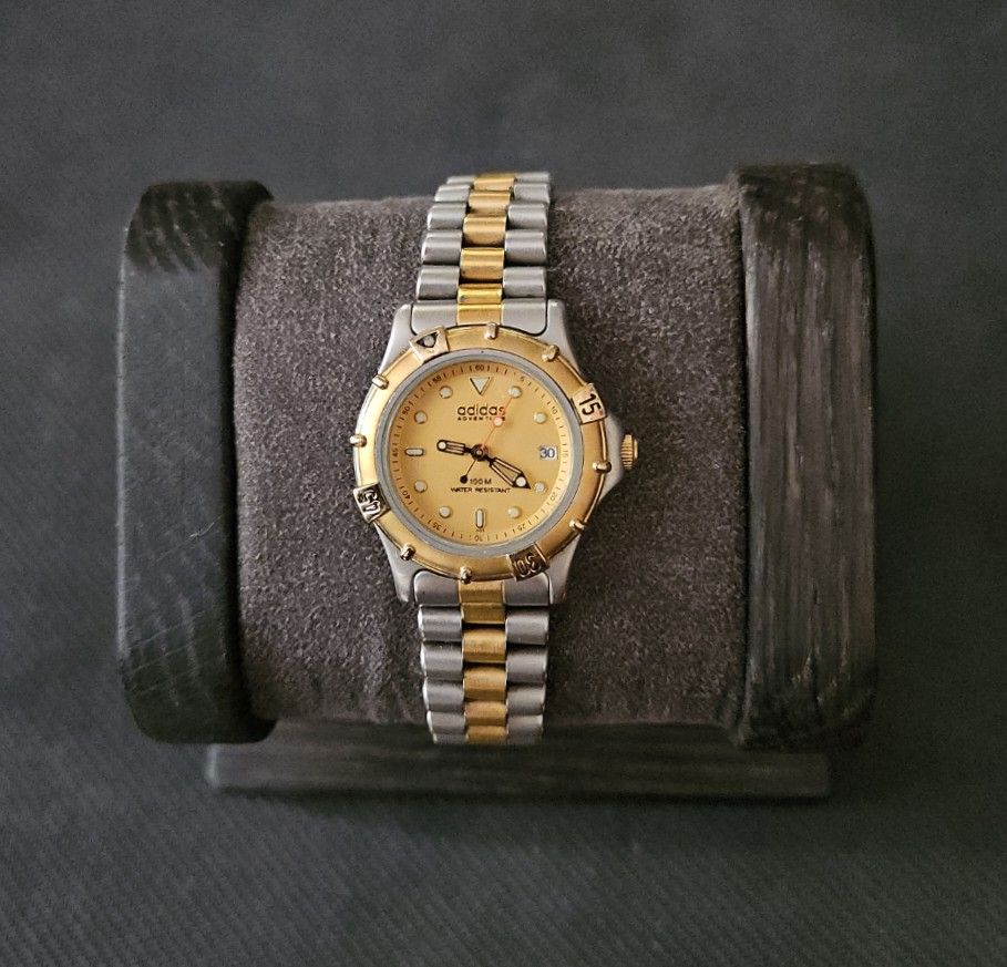 Adidas Adventure 10-0011A vintage watch