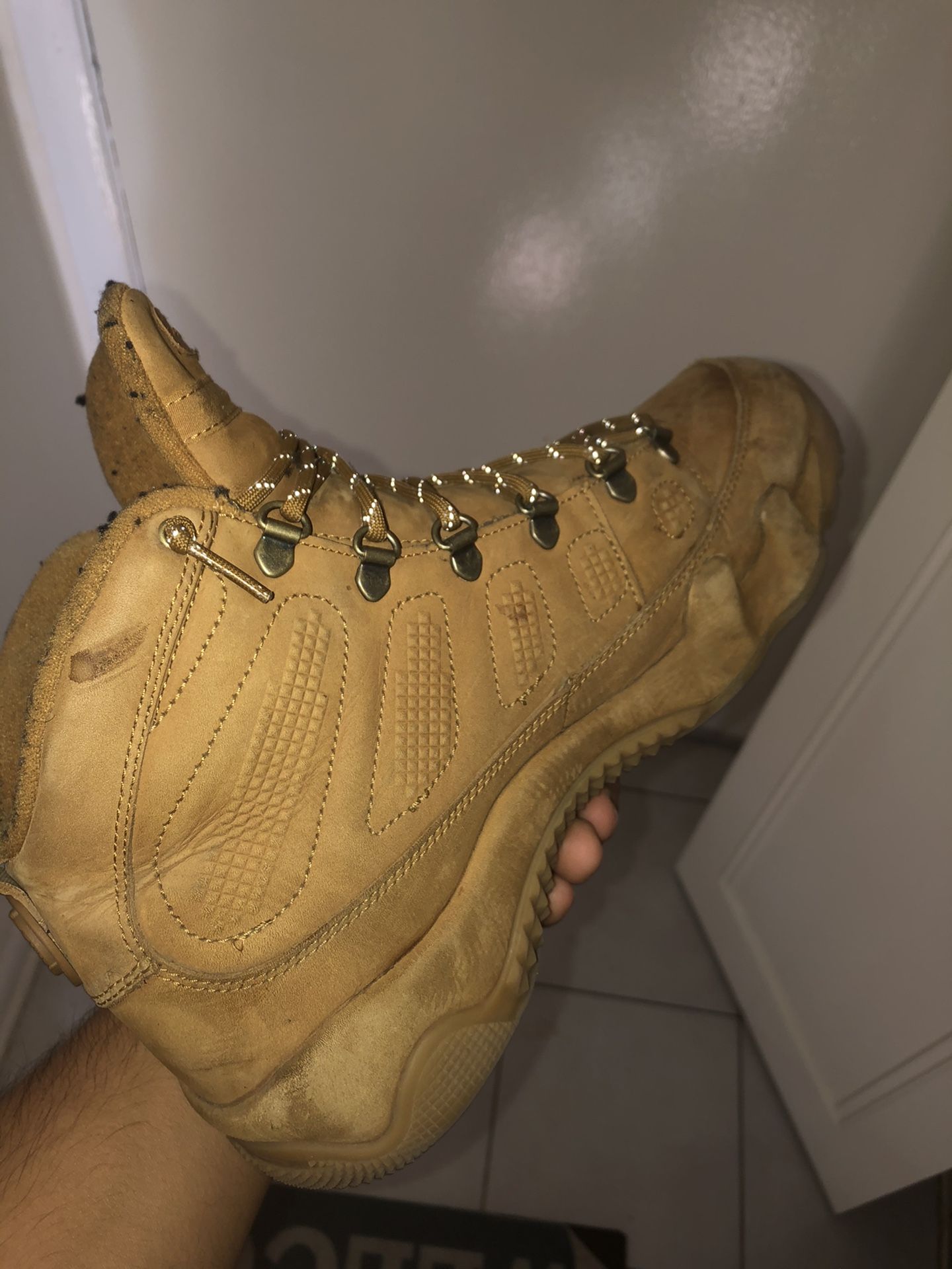 Wheat 9s Size 10.5