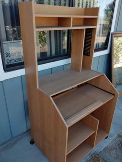 Computer desk