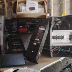 OutBack Full Setup.  (2 Flexmax80 Controllers) , VFX3524 inverter/charger – 3,500 W, 7kw Peak!     Mate3 System, Wired And Bus Bars Included