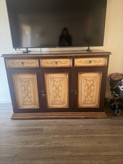 Solid wood cabinet