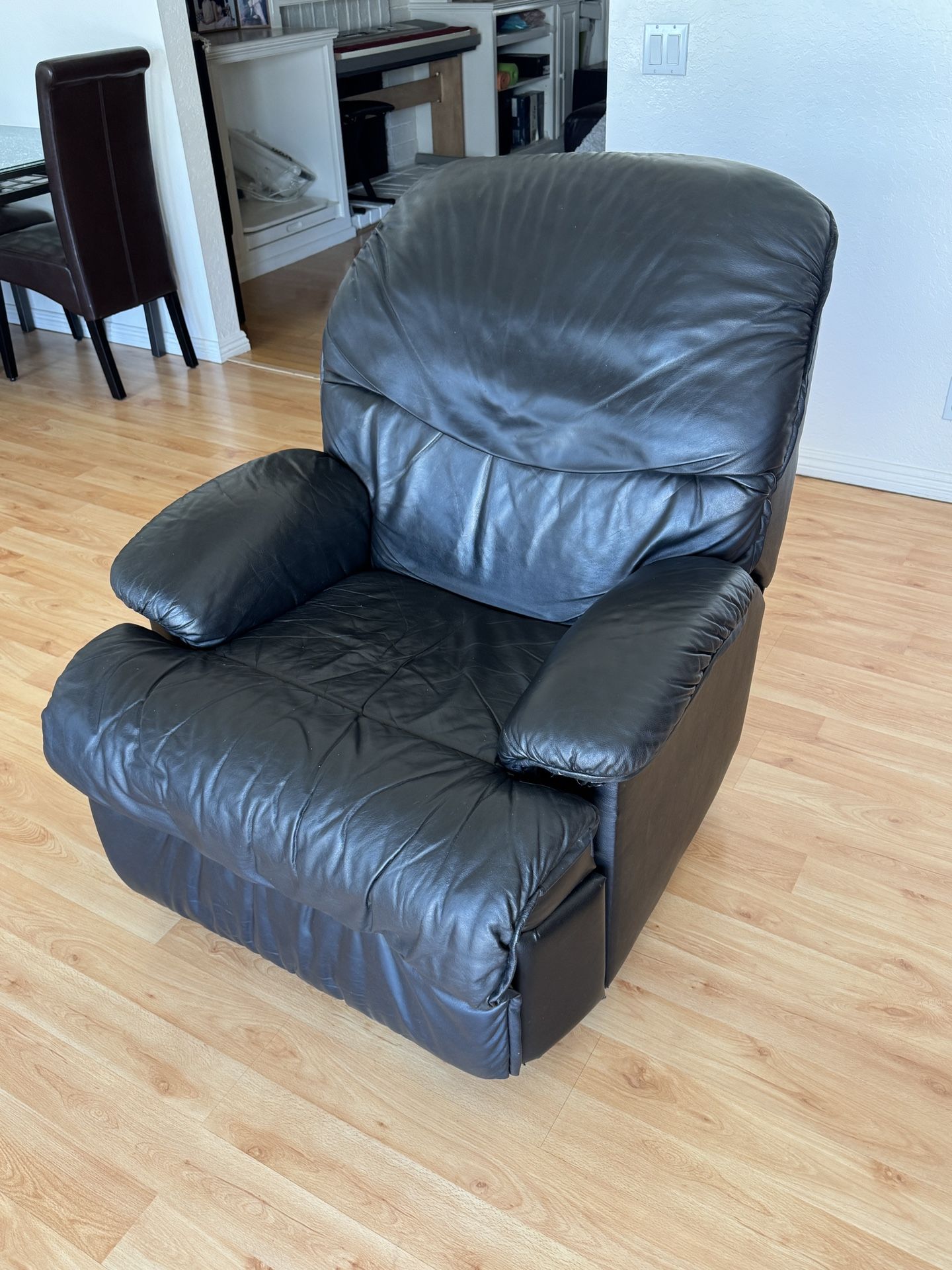 Recliner Chair -FREE-On Curbside Pick Up