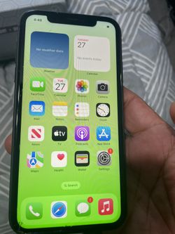 Working Perfectly Fine Front Screen Is Cracked Read Description