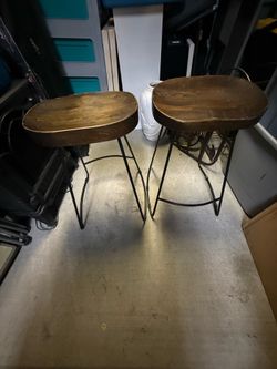 2 Wooden Bar Stools