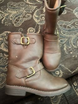 Kids boots size 10