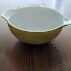 Vintage Pyrex Green Bowl