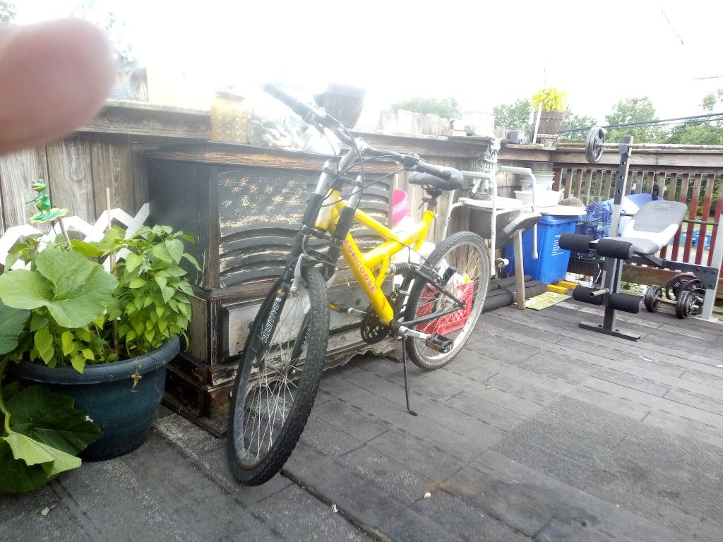 21. Speed Mongoose Bike Is Size 26 Good Condition