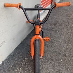 FRAME BIKE CO. 16 “INCH BMX. OR BEST OFFER. 