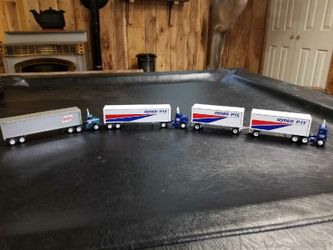 PIE pups set..PIE van and Ryder Truck Lines van