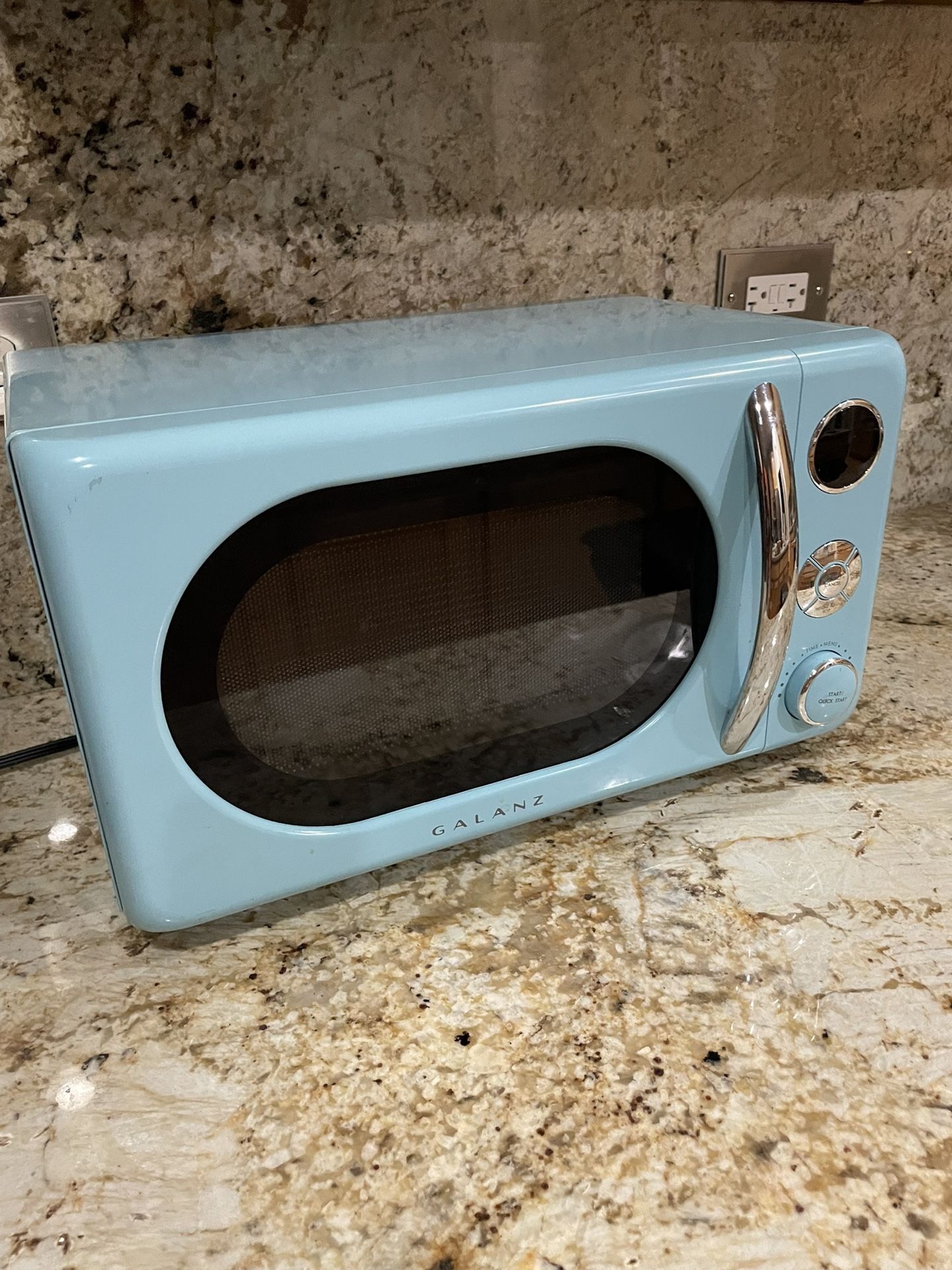 Galanz 0.7 cu. ft. Retro Countertop Microwave Oven-Blue