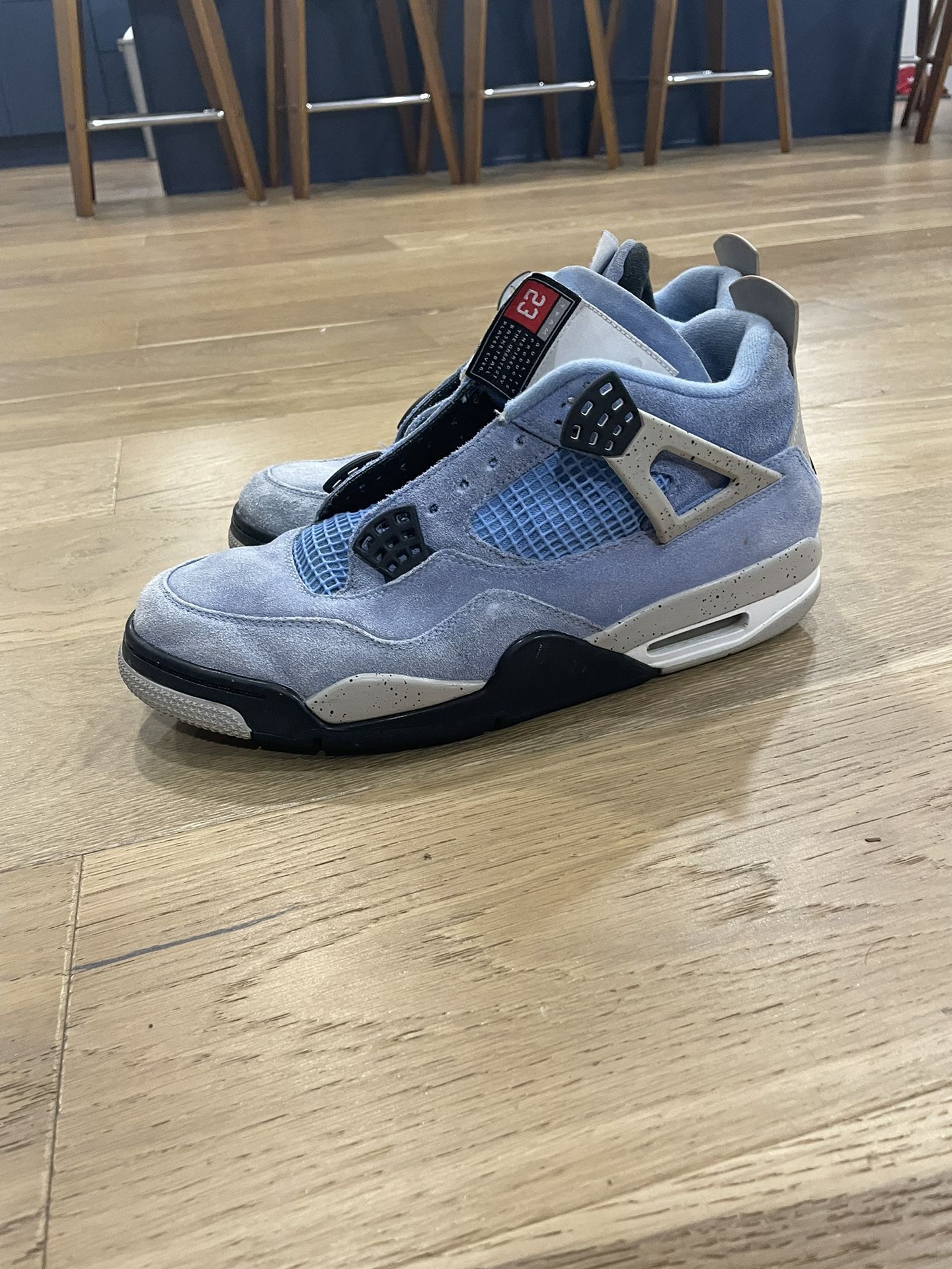 Jordan 4 University Blue for Sale in Everett, WA - OfferUp