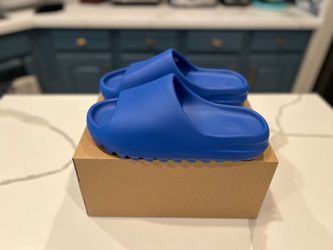 Yeezy Slide Azure