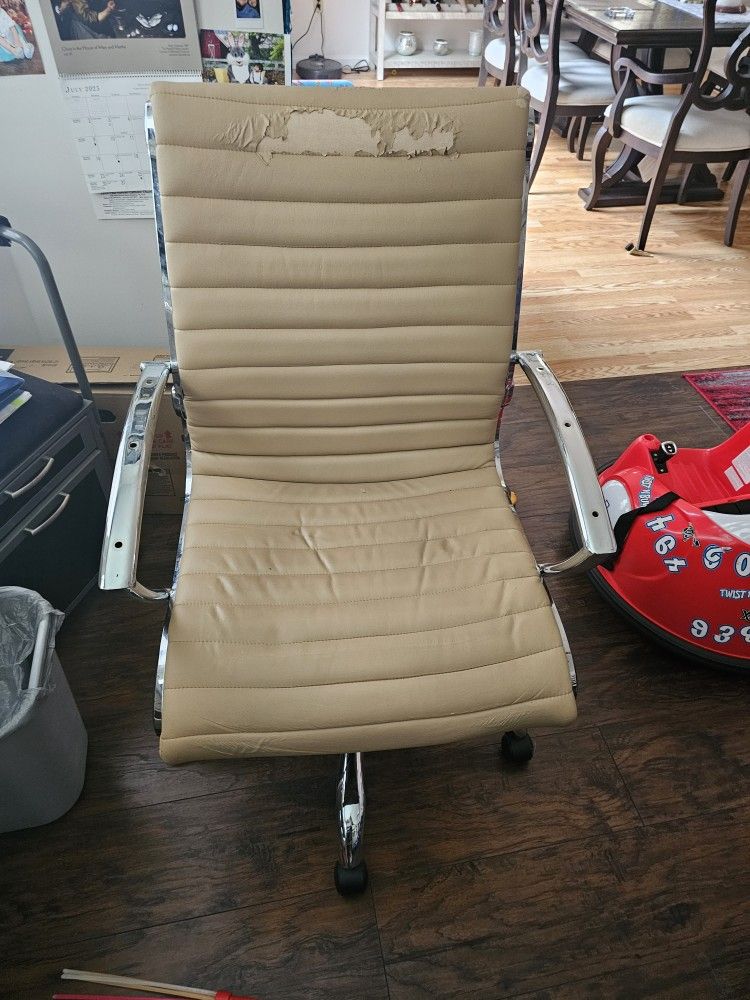 Used Office Chair Peeling Don't Need