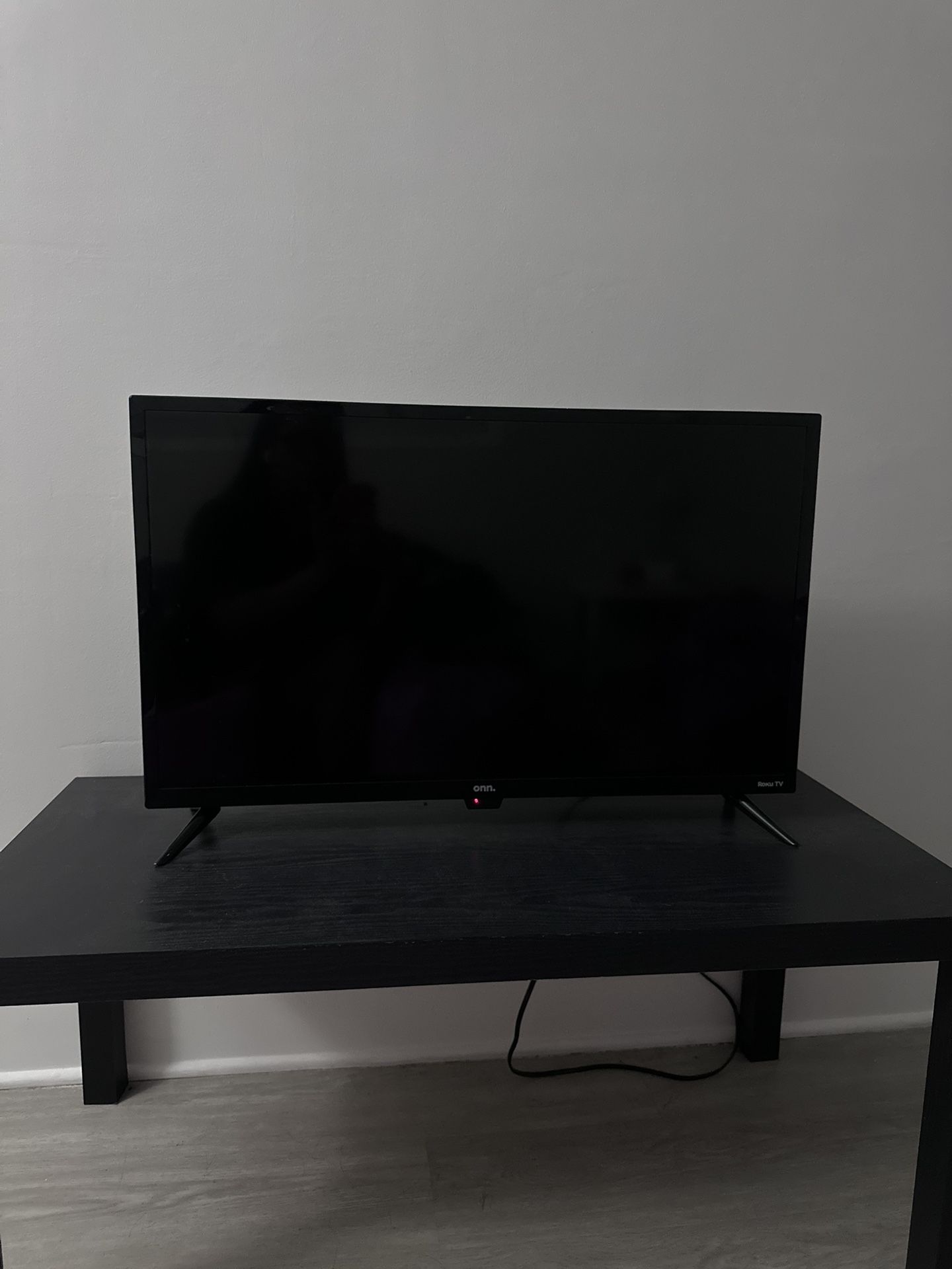 onn 32” Class 720P HD Roku Smart Television, 100012589