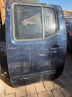 2006 Nissan frontier Left rear driver door