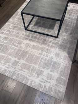 Beautiful Indoor Rug Made in Turkey Contemporary Style Gray/White/Beige Colors in Perfect Condition 7.5’ x 5.3’