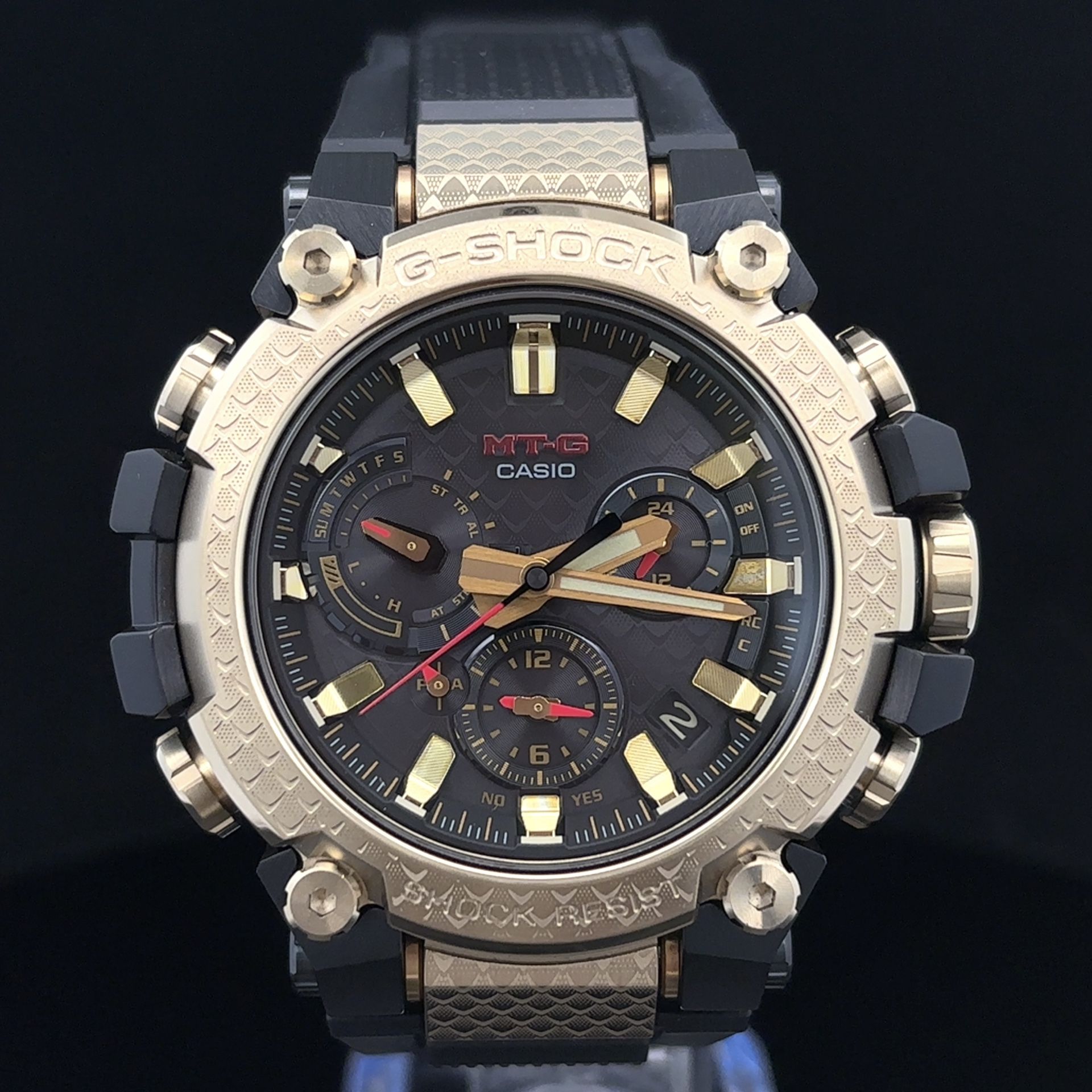 Casio G-SHOCK MTG-B3000CXD-9AJR Solar MT-G Golden Dragon Limited Edition Box