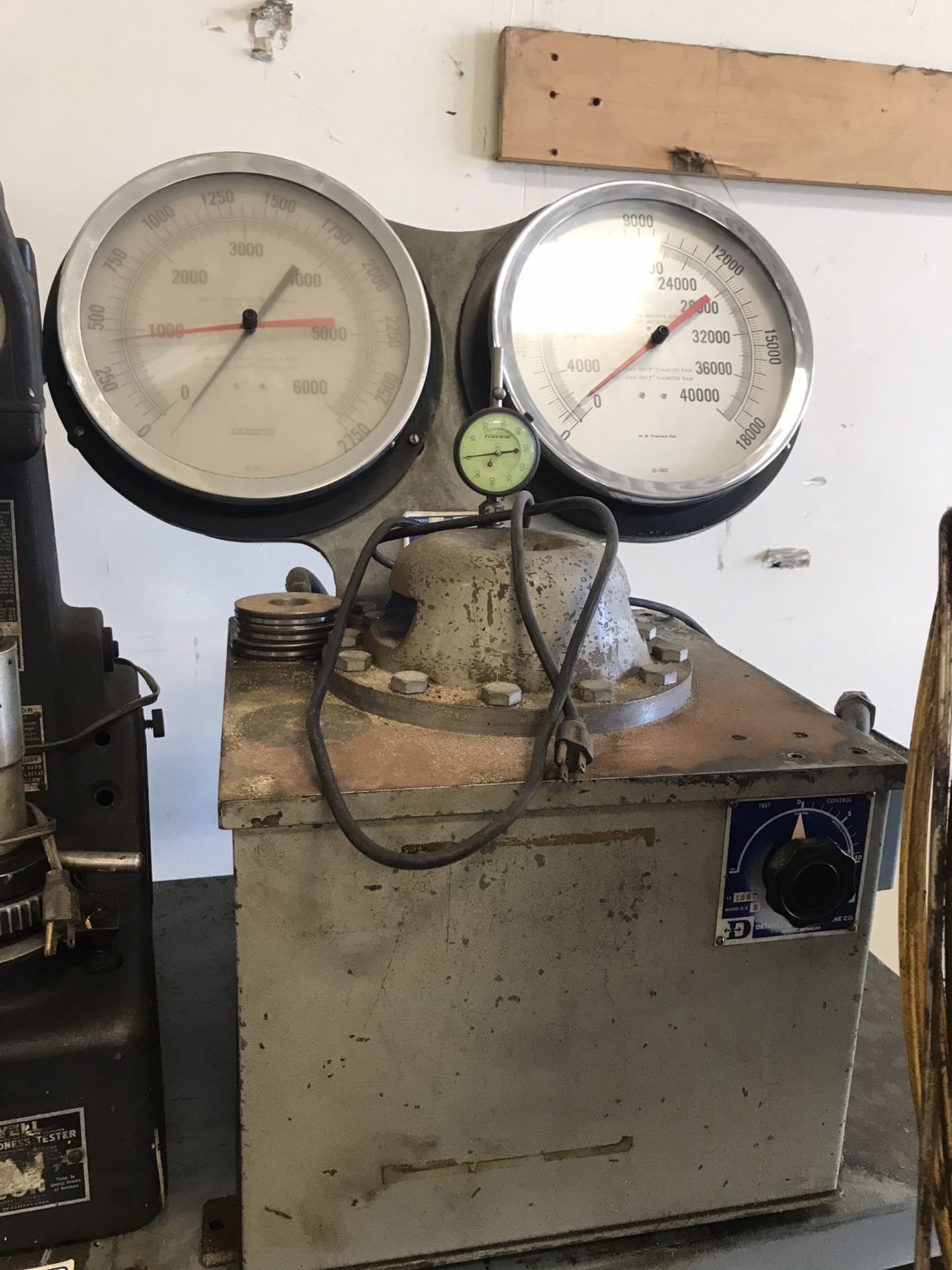 Vintage 1987 Olsen Metal testing machine Detroit testing company