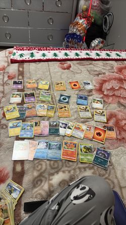 40 Pokémon cards