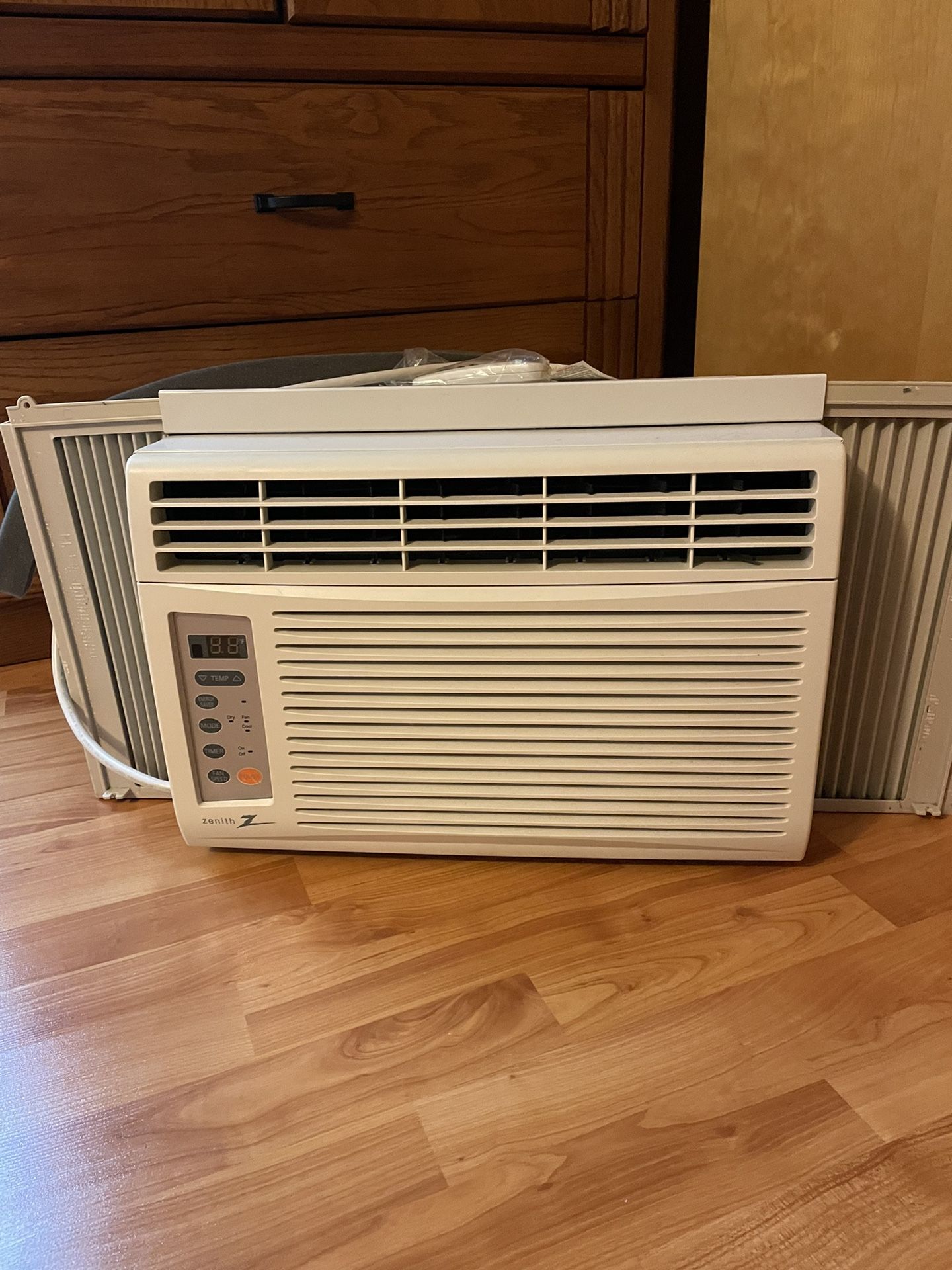 Zenith AC 6,500 BTUs