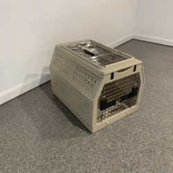 Small Carrier, kennel 17 W 21D 16 H