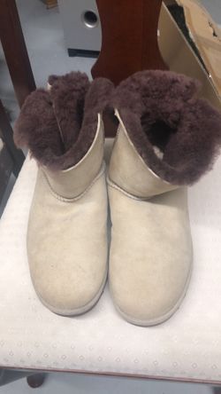 UGGS size 11 Almost new