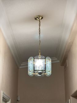 Very nice hallway/dining room hanging light