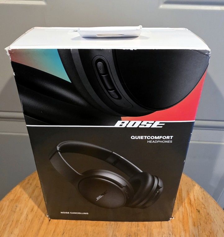 🔥Bose Quietcomfort 🔥$225 Firm On Price/ Not Negotiable