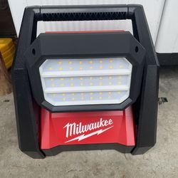 Milwaukee M18 Rover Work Light Flood 