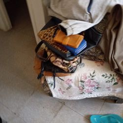 Cheap Sale All Size For Women Shoes Are 9. 9 1/2 Or 10. Men's Size 40 Waist