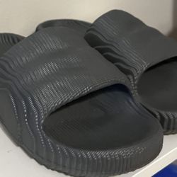 Adidas Originals Adilette 22 Slides Men's. Dark Gray. Size 10 in Men.