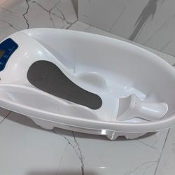 Baby Patent Aqua Scale 3-in-1 Digital Scale Water Thermometer and Infant Tub