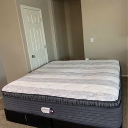 KING BEAUTYREST PLATINUM X3 MATTRESS AND FREE BOX SPRINGS 