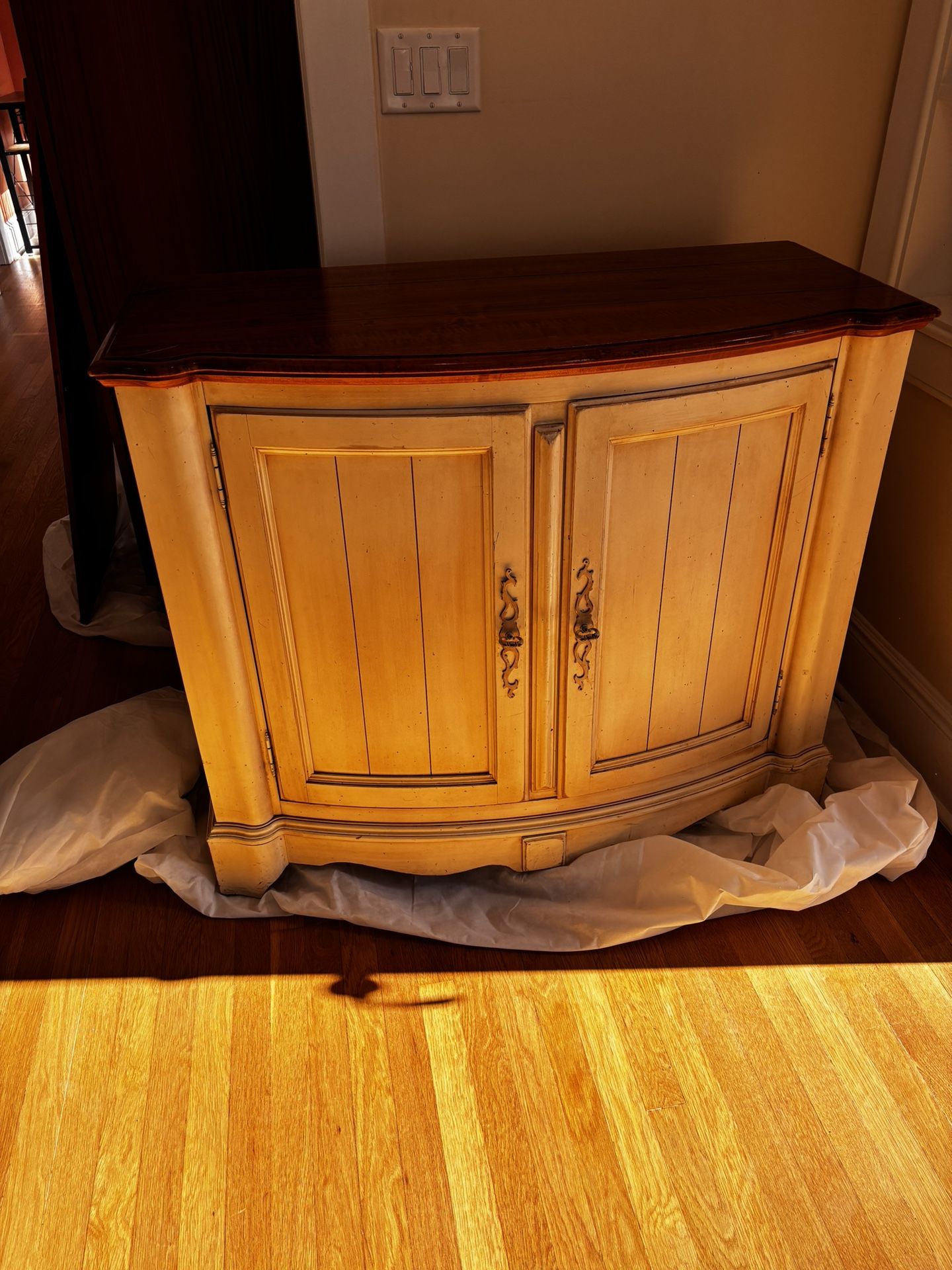 Dresser Or Drinks Cabinet