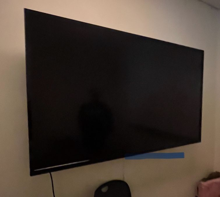 VERY NICE 70” Inch Vizio Smart HD TV E701i-A3