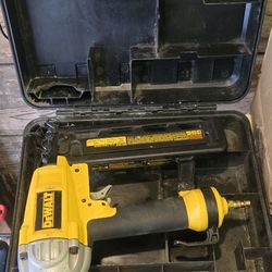 DEWALT 18-Gauge Precision Point Brad Nailer (DWFP12233) with Case