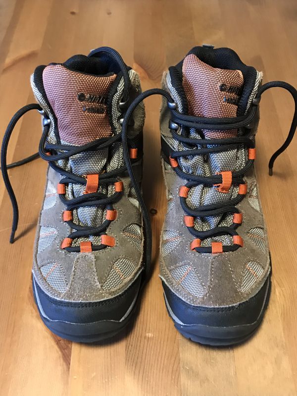 waterproof boots size 4