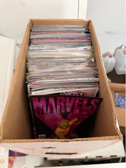 2000+/- comic books all genres. Marvel, Disney and more