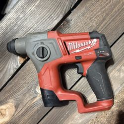Milwaukee M12 Rotary Hammer 