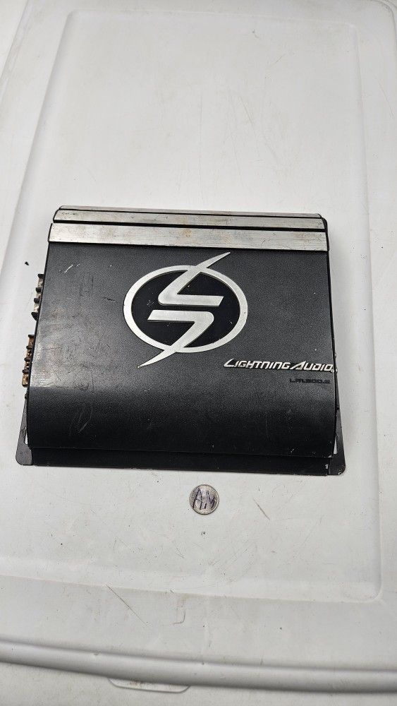 Oldschool Lightning Audio Car Amplifier