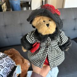 Boyds Stuffed Bear. "Bailey". The Head Bean Collection
