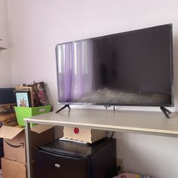 Perfectly Brand New Desks 