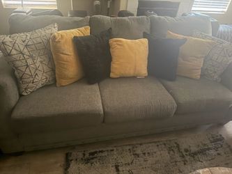 Couch set