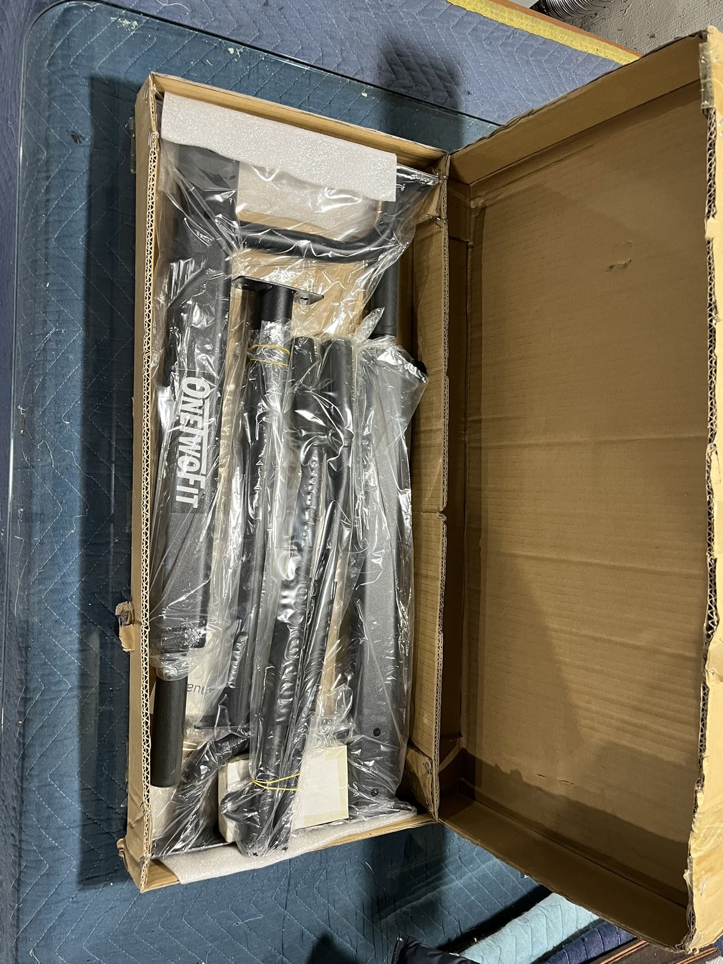 OneTwoFit Pull-up Bar Brand New Never Been Used. 