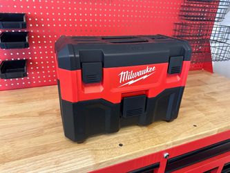 Milwaukee M18 2 gallon cordless vacuum