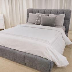 Upholstered Queen platform BED 🛏️ 🩶 FAST DELIVERY! 🚚 