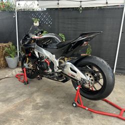 2010 Aprilia Rsv4r 