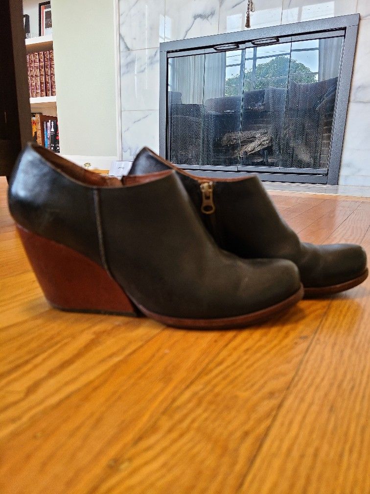 Kork- Ease Wedge Boot Black/Brown 8.5